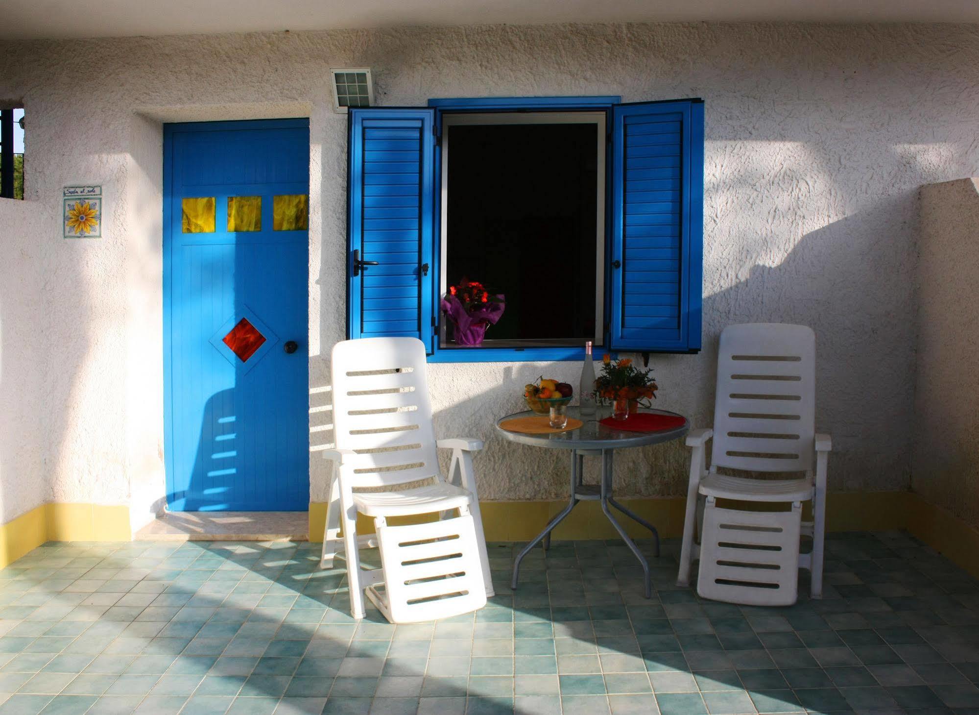 Suite House L'Isola Che Non C'E Fontane Bianche Exterior foto